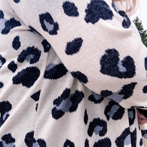 NWT Leopard Cream Hooded Cardigan - Picture 6 of 8